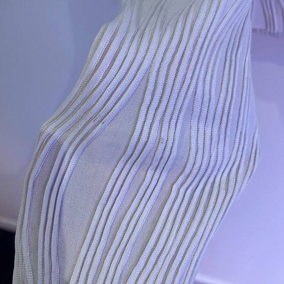 White texture shirt - Picture 3 of 4